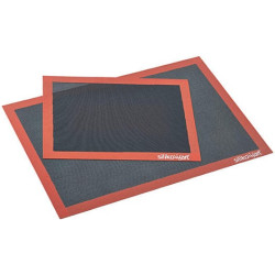 Small, Gastronorm o Big Air Mat, tappeto micro-forato in silicone, con anima in fibra di vetro, linea Air Mat da Silikomart.